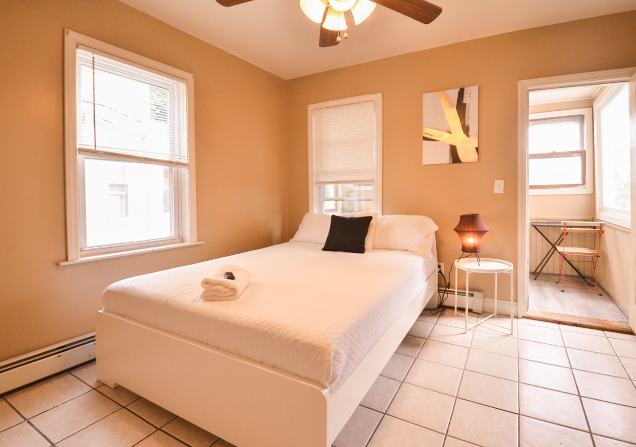 148 Ohio, Room 4
