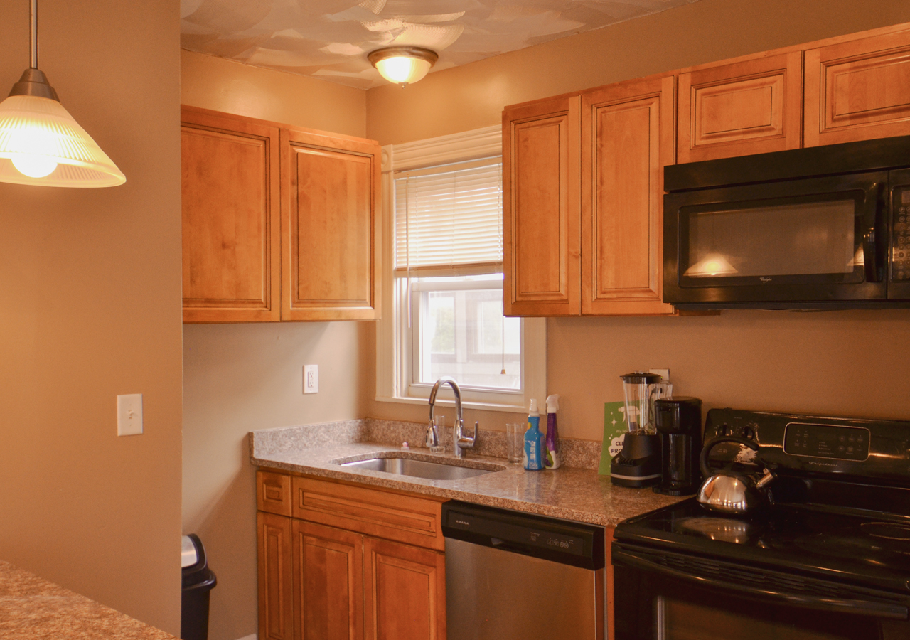 148 Ohio, Room 3