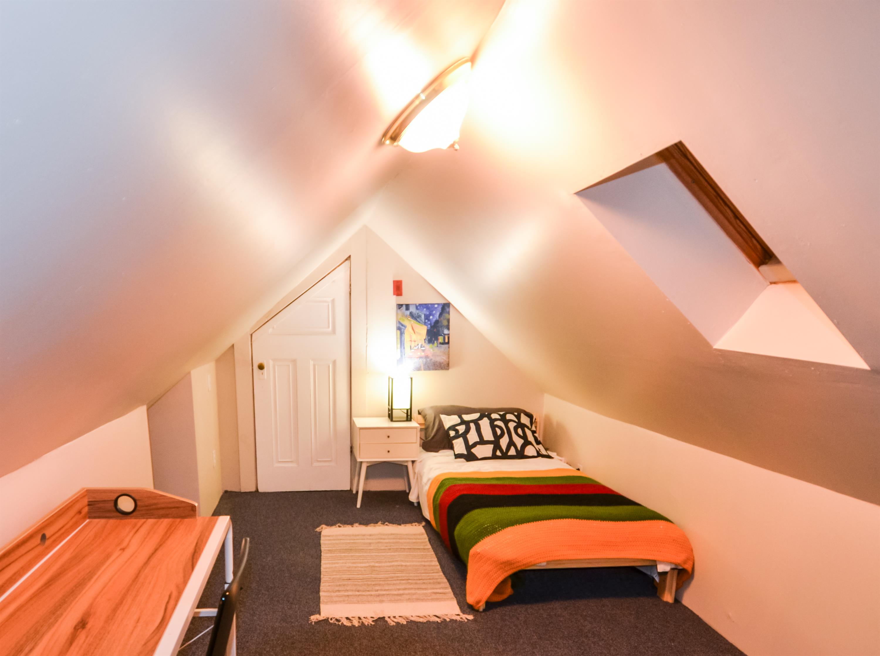 443 Hope st, Room 4